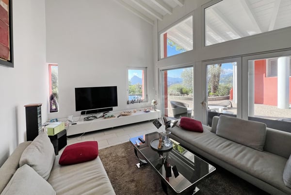 VILLA 1.5 CON PISCINA E VISTA PANORAMICA A LUGANO CADRO 3
