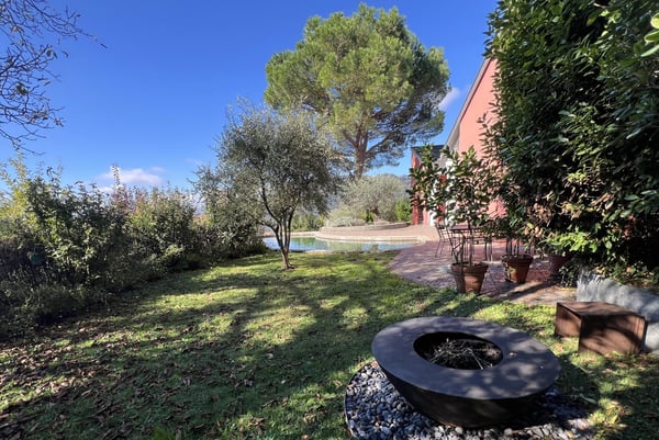 VILLA 1.5 CON PISCINA E VISTA PANORAMICA A LUGANO CADRO 8