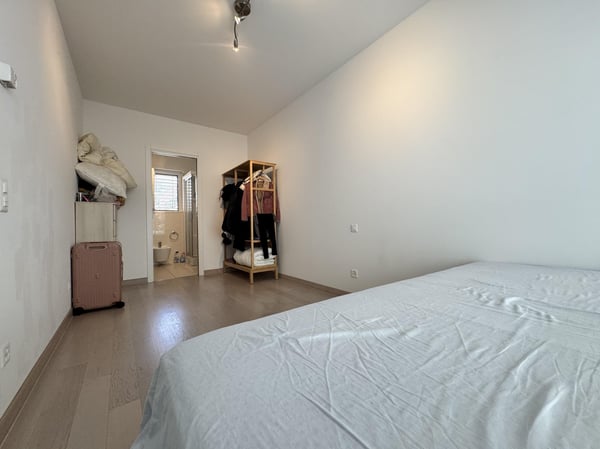 LUMINOSO 1.5 CON BALCONE E 2 POSTI AUTO IN CENTRO A LUGANO 7