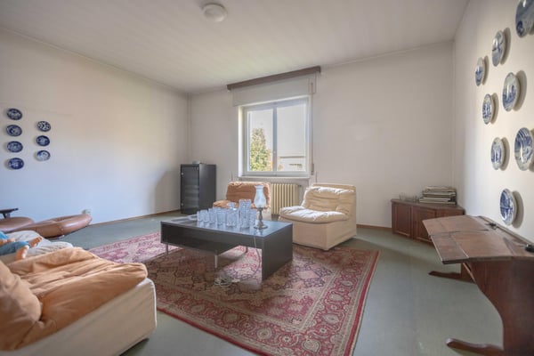 OCCASIONE - BIFAMILIARE 2.5 CON LOCALE COMMERCIALE A CHIASSO 8