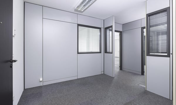 AMPIO SPAZIO COMMERCIALE IN ZONA CENTRALE A VIGANELLO 9