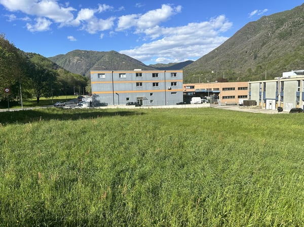 2 NUOVI STABILI AMMINISTRATIVI E ARTIGIANALI A MEZZOVICO 3