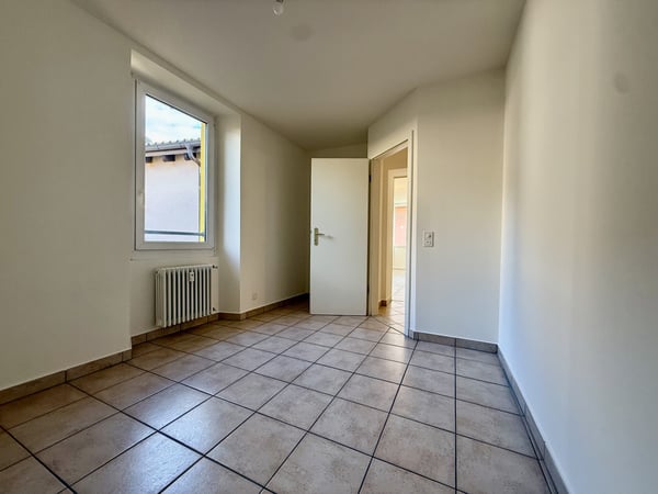 AFFITTASI GRANDE LUMINOSO APPARTAMENTO 1.5 LOCALI A MAROGGIA 4