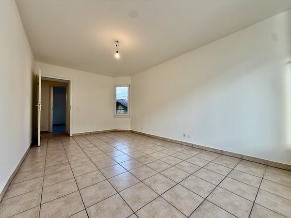 AFFITTASI GRANDE LUMINOSO APPARTAMENTO 1.5 LOCALI A MAROGGIA 5