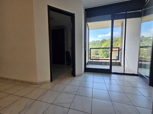 AFFITTASI AMPIO 1.5 LOCALI ARREDATO CON BALCONE A CANOBBIO 2