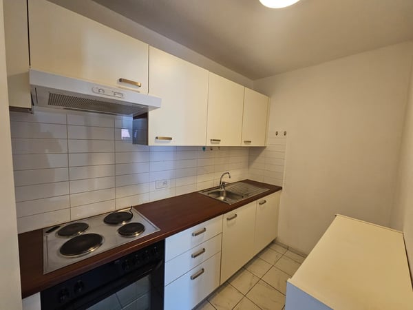 AFFITTASI AMPIO 1.5 LOCALI ARREDATO CON BALCONE A CANOBBIO 5