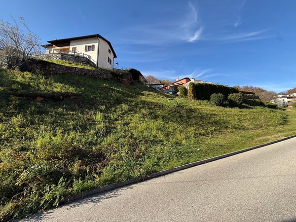 TERRENO EDIFICABILE DI CIRCA 620 MQ AD AROGNO IN VAL MARA 1