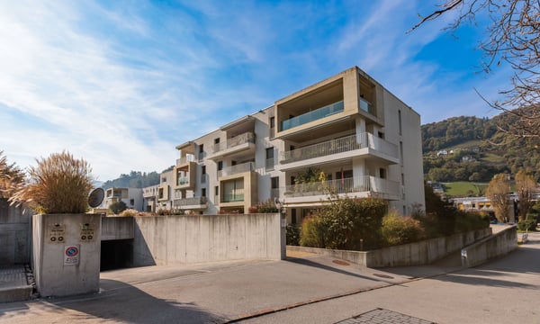 ELEGANTE 4.5 LOCALI CON AMPIO GIARDINO A LUGANO FIGINO 9