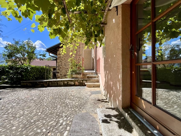 AFFITTASI CASA TICINESE DI 1.5 LOCALI CON CORTE A BARBENGO 5
