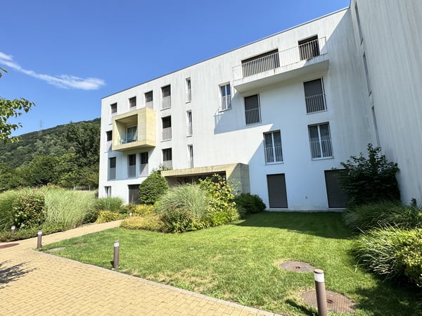 MODERNO E LUMINOSO 2.5 IN RESIDENZA CON PISCINA A BARBENGO 3