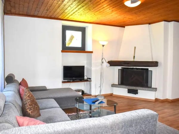 IMPIANTO TURISTICO CON PISCINA E RISTORANTE NEL MALCANTONE 5