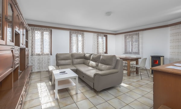 STABILE DI 3 APPARTAMENTI CON RISTORANTE E B&B A BRISSAGO 7