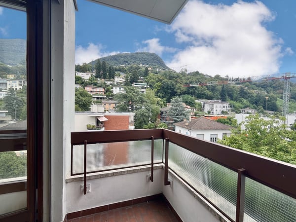 AFFITTASI LUMINOSO 1.5 LOC. CON TERRAZZE A LUGANO VIGANELLO 2