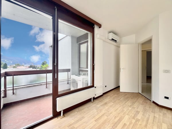 AFFITTASI LUMINOSO 1.5 LOC. CON TERRAZZE A LUGANO VIGANELLO 1