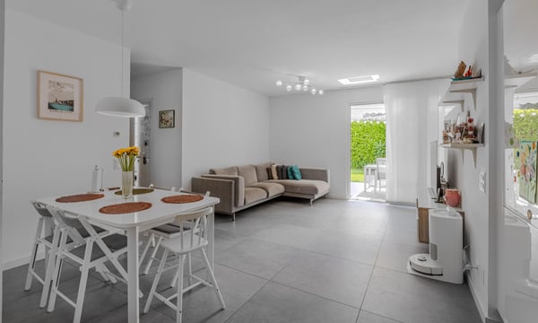 MODERNO 1.5 LOCALI CON SPLENDIDO GIARDINO A PREGASSONA 1