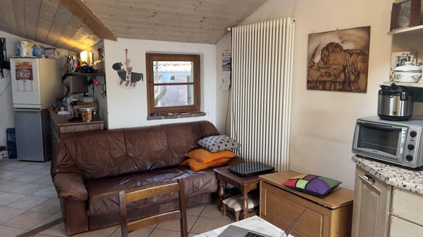 CASA DI NUCLEO SU 4 LIVELLI NEL CUORE STORICO DI NOVAGGIO 2