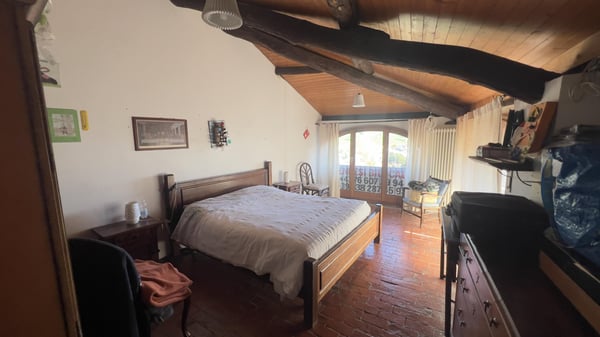 CASA DI NUCLEO SU 4 LIVELLI NEL CUORE STORICO DI NOVAGGIO 5