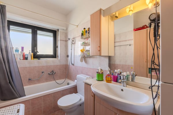 SPLENDIDO 1.5 LOCALI CON 2 GRANDI BALCONI A BELLINZONA 9