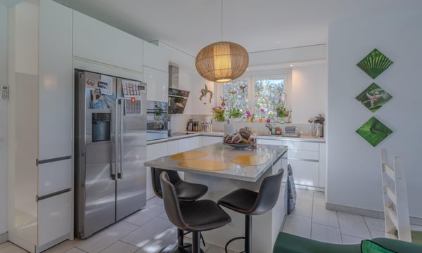 VILLA 1.5 SU UN PIANO CON AMPIO TERRENO E PISCINA A CAMORINO 3