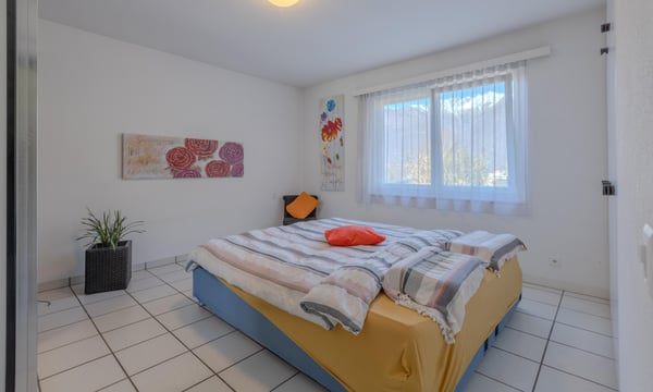 VILLA 1.5 SU UN PIANO CON AMPIO TERRENO E PISCINA A CAMORINO 6