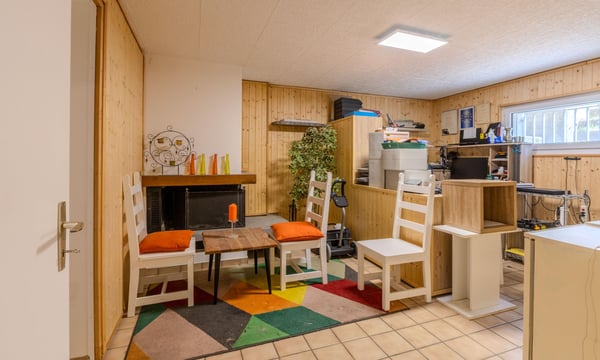 VILLA 1.5 SU UN PIANO CON AMPIO TERRENO E PISCINA A CAMORINO 8