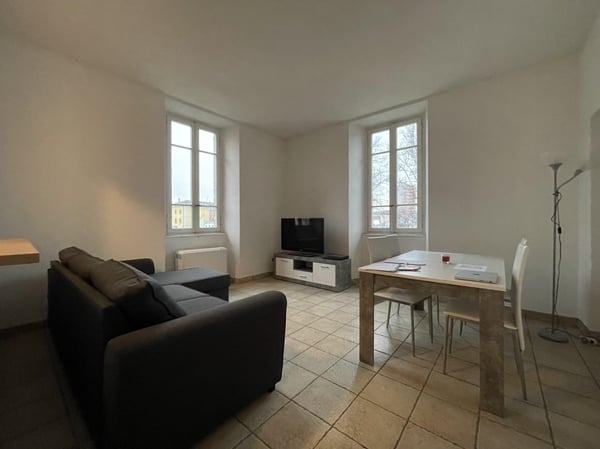 1.5 LOCALI IN CASA D'EPOCA + 16 MQ DI MANSARDA A CHIASSO 1