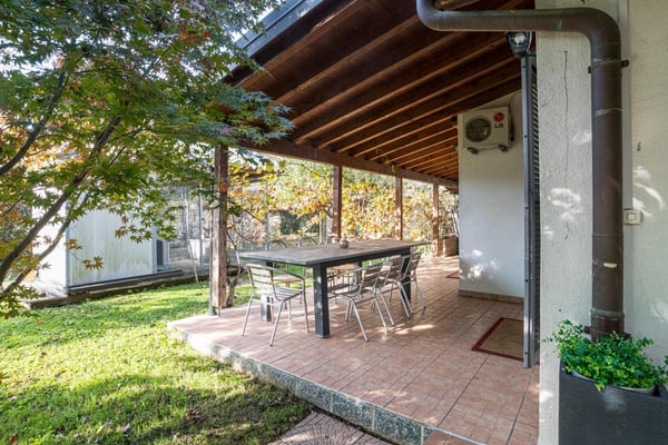 VILLA DI 1.5 LOCALI CON INCANTEVOLE GIARDINO A LIGORNETTO 2