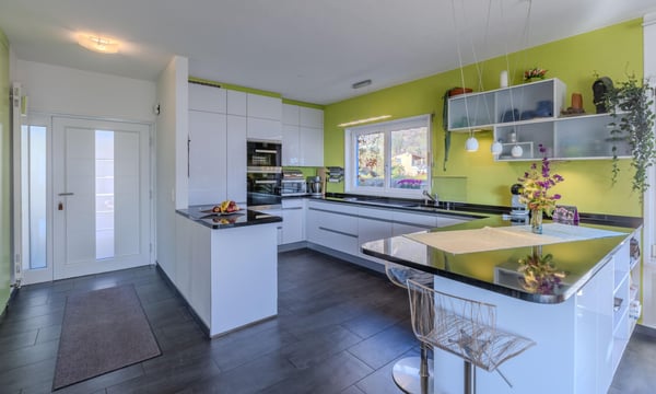 INCANTEVOLE VILLA 2.5 LOC. CON PISCINA E LAGHETTO AD AROGNO 2