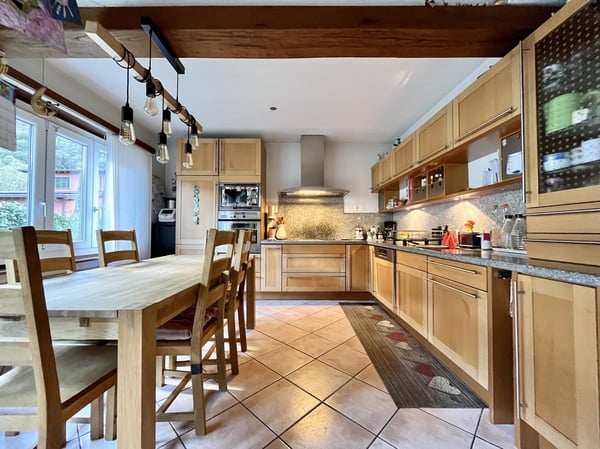 LUMINOSA VILLA DI 1 LOCALI CON GROTTO E GIARDINO A GNOSCA 4