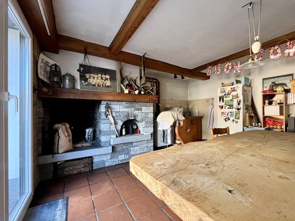 LUMINOSA VILLA DI 1 LOCALI CON GROTTO E GIARDINO A GNOSCA 9