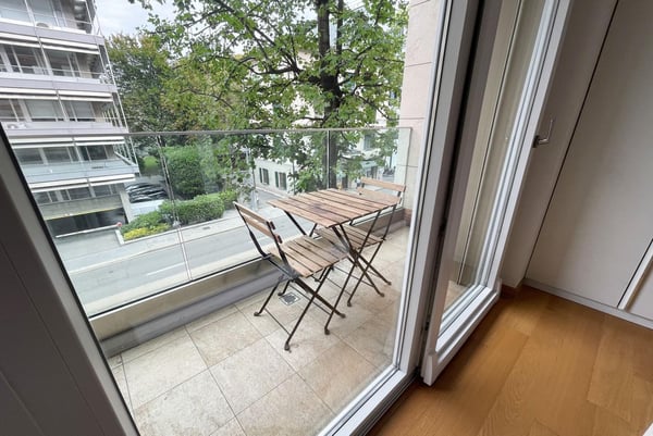 MODERNO 1.5 LOCALI ARREDATO CON BALCONE IN CENTRO A LUGANO 6