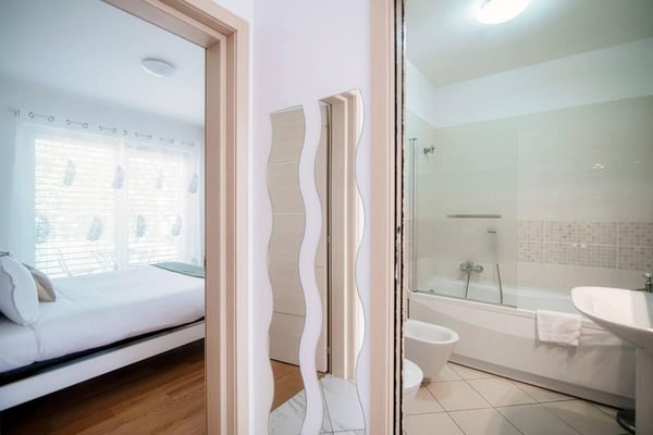 MODERNO 1.5 LOCALI ARREDATO CON BALCONE IN CENTRO A LUGANO 4