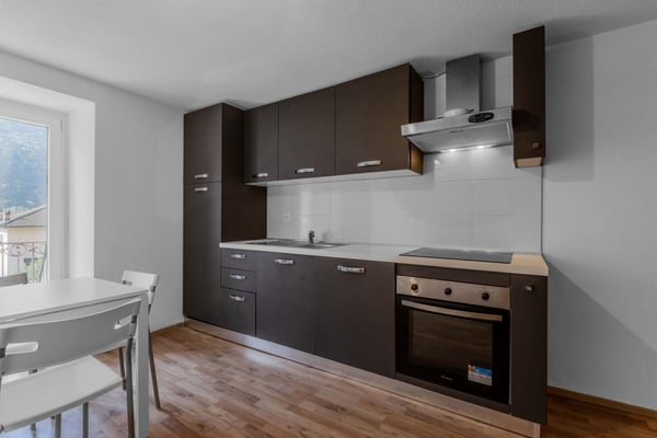 RENDITA 5% NETTO - STABILE DI 3 APPARTAMENTI A LUMINO 2