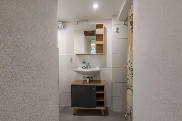 RENDITA 5% NETTO - STABILE DI 3 APPARTAMENTI A LUMINO 4