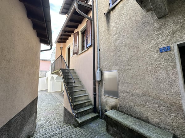 CARATTERISTICA CASA 1.5 LOCALI CON CANTINA A VOLTA A MELIDE 8