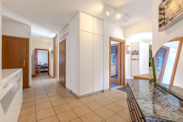 VILLA BIFAMILIARE 1.5 CON GIARDINO NEL VERDE A CARABBIA 8