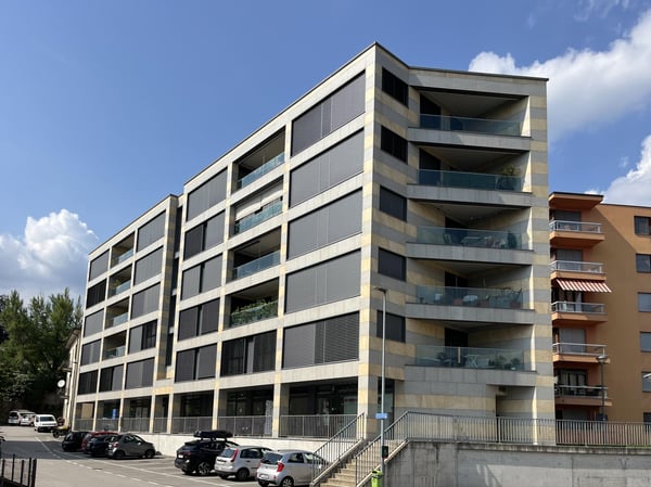 AMPIO SPAZIO COMMERCIALE A MASSAGNO - PIAZZA SANTA LUCIA 7