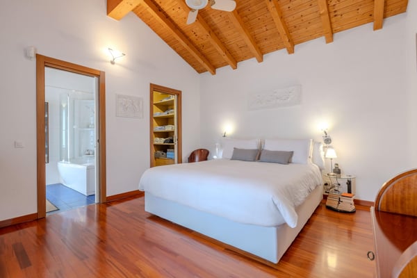 VILLA 2.5 CON TERRAZZE, GIARDINO E PISCINA A RIVA SAN VITALE 6