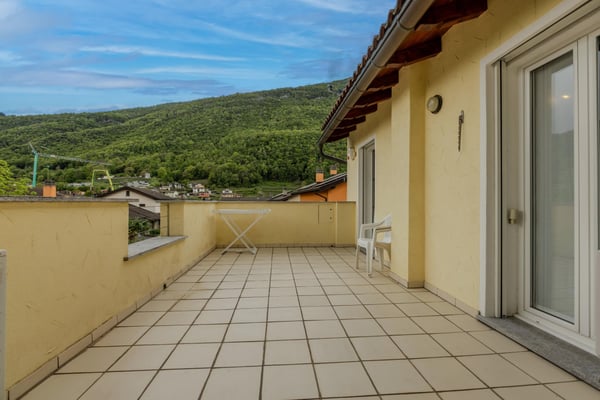 VILLA 2.5 CON TERRAZZE, GIARDINO E PISCINA A RIVA SAN VITALE 7