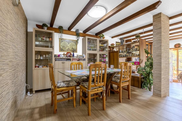 OCCASIONE - SPAZIOSA CASA CONTIGUA 1.5 CON PISCINA A CURIO 4