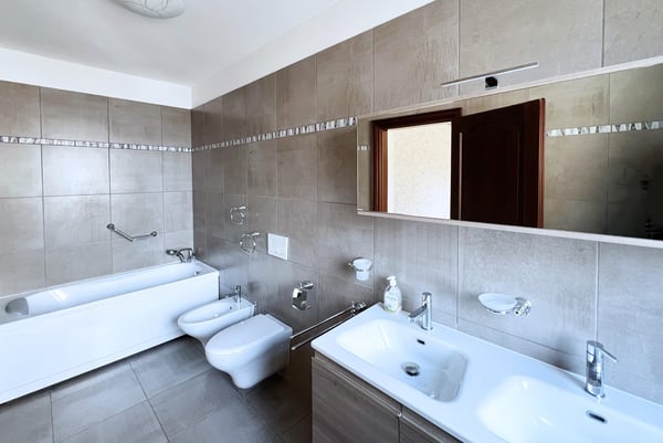 CASETTA INDIPENDENTE 4.5 LOCALI CON GIARDINO A CHIASSO 9