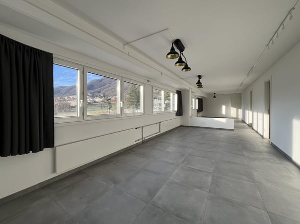 AFFITTASI LOCALE COMMERCIALE AD USO UFFICIO-ATELIER A BEDANO 9