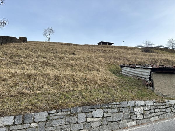 TERRENO EDIFICABILE PER 3-4 UNITÃ ABITATIVE A CERTARA 4