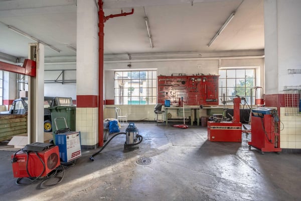 OCCASIONE - BIFAMILIARE 2.5 CON LOCALE COMMERCIALE A CHIASSO 3