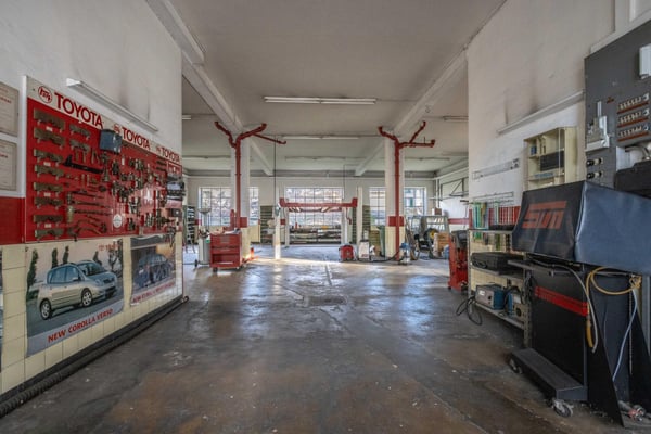 OCCASIONE - BIFAMILIARE 2.5 CON LOCALE COMMERCIALE A CHIASSO 2