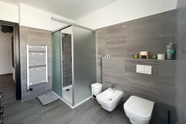 AMPIO 1.5 DI 80 MQ ULTIMO PIANO IN ZONA CENTRALE A LUGANO 6