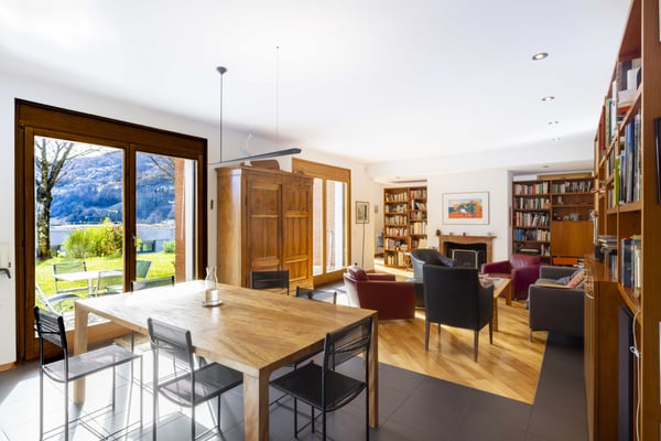 AMPIA VILLA 1.5 LOCALI DI 360 MQ CON GIARDINO A BIOGGIO 2