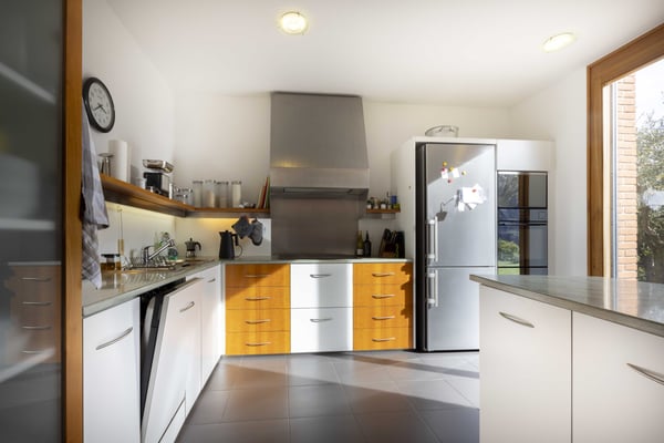 AMPIA VILLA 1.5 LOCALI DI 360 MQ CON GIARDINO A BIOGGIO 3