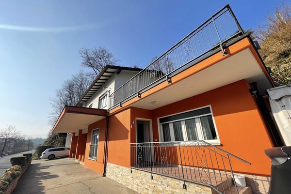 CASA BIFAMILIARE CON TERRENO EDIFICABILE A PONTE CREMENAGA 8