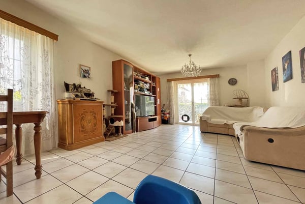 SPAZIOSA VILLA UNIFAMILIARE 1.5 LOCALI CON GIARDINO A STABIO 2